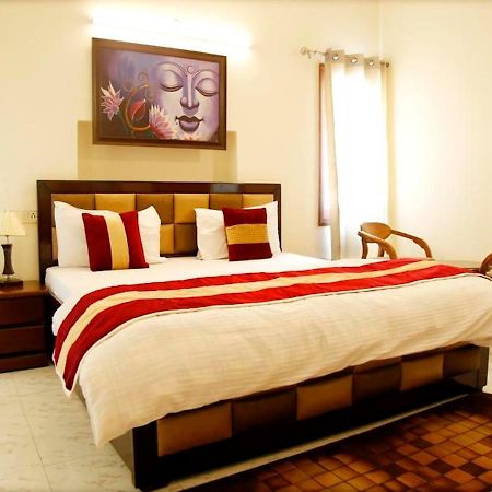 Maplewood Guest House, Neeti Bagh, New Delhiit Is A Boutiqu Guest House - Room 5 ภายนอก รูปภาพ