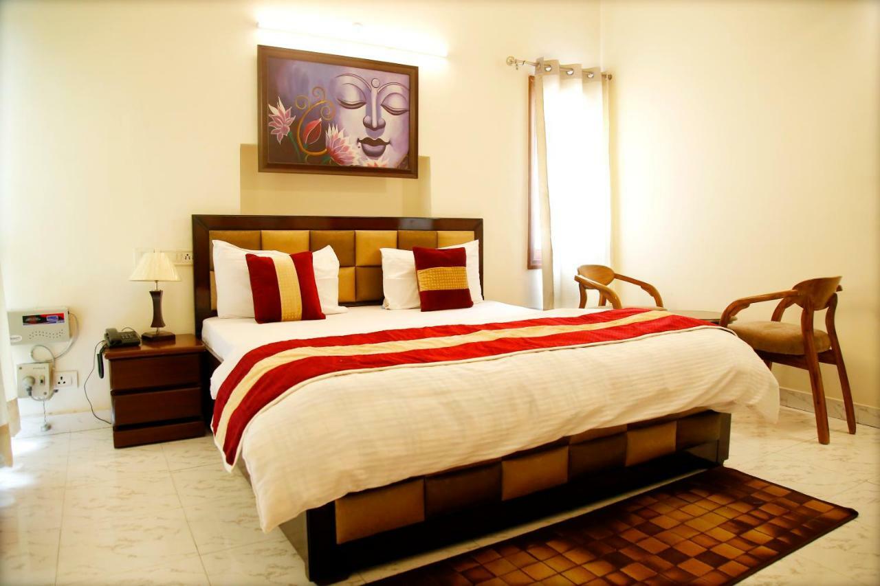 Maplewood Guest House, Neeti Bagh, New Delhiit Is A Boutiqu Guest House - Room 5 ภายนอก รูปภาพ